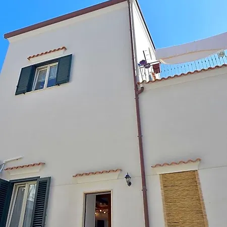 La Casetta Nel Cortile Bed & Breakfast 3*